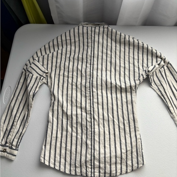 Women’s XS Urban Outfitters button down shirt - Picture 8 of 8